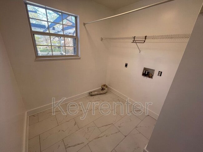 Building Photo - 7054 Yellow Oak Ln