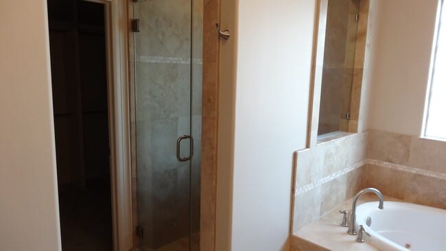 Building Photo - 2101 Elmen St