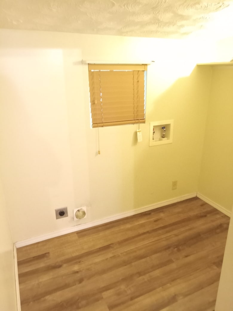 Building Photo - 307 Della Ave