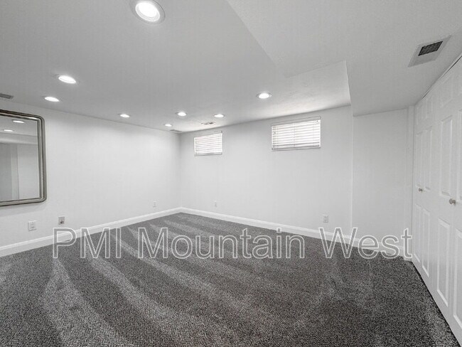 Building Photo - 3324 S 1100 E