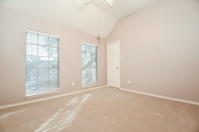 Building Photo - 4202 Creek Hollow Ln