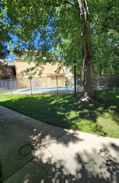 Primary Photo - 2300 Dickerson Rd