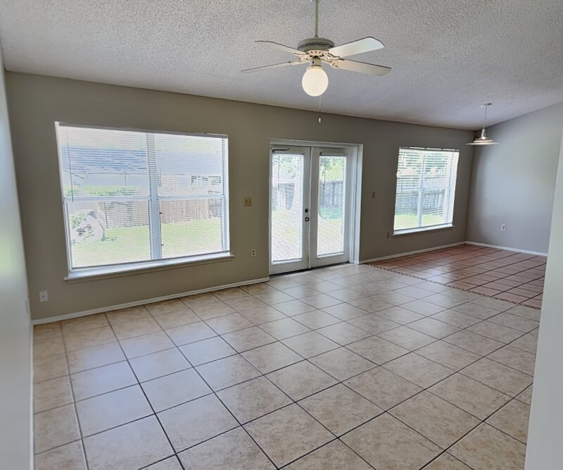 Building Photo - 1618 Cassingham Cir