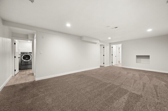 Building Photo - 1733 7200 S