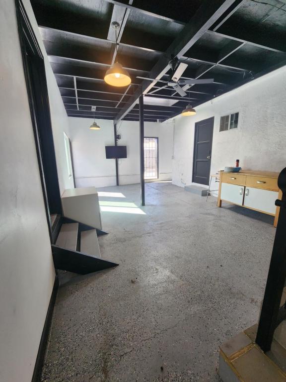 Building Photo - 995 Rosecrans St