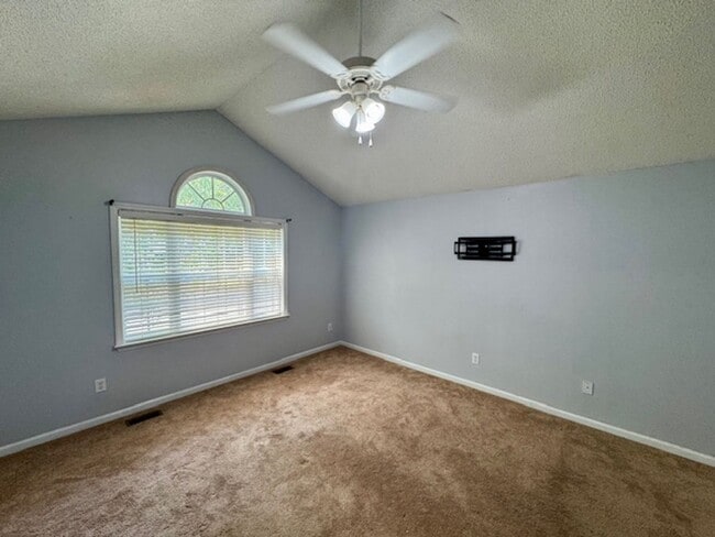Building Photo - Open House 6/6 at 4 PM!