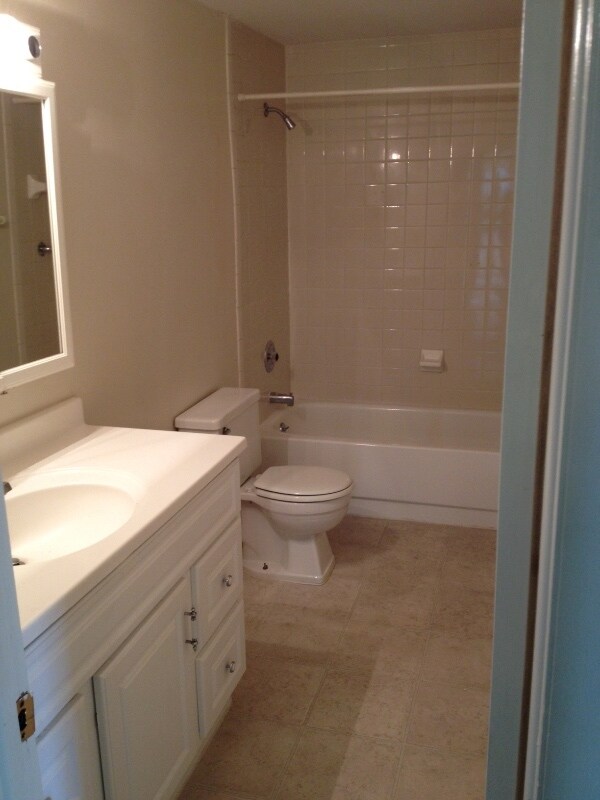 Building Photo - 4109 Pine Hollow Dr