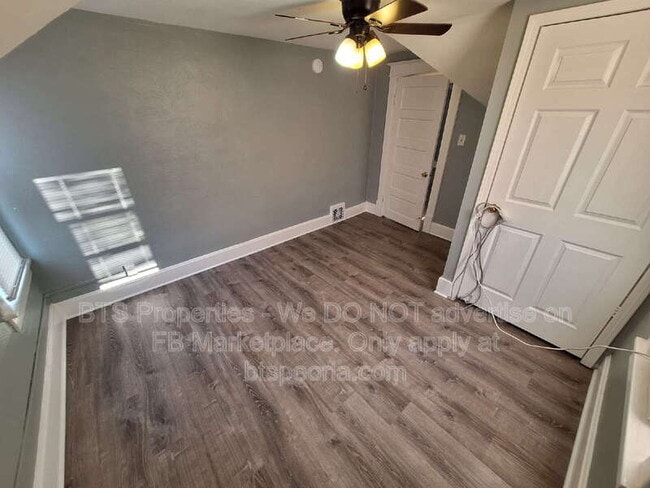 Building Photo - 1912 W Ann St