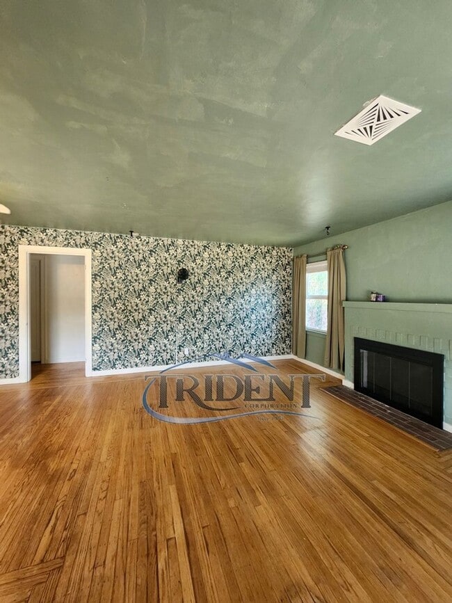 Building Photo - Cute 2 bedroom, 1 bath house