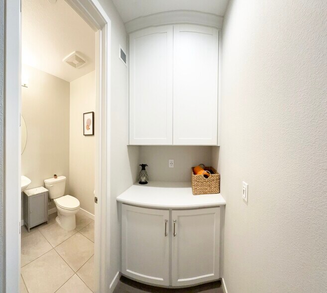 Building Photo - 5465 Gracen Way