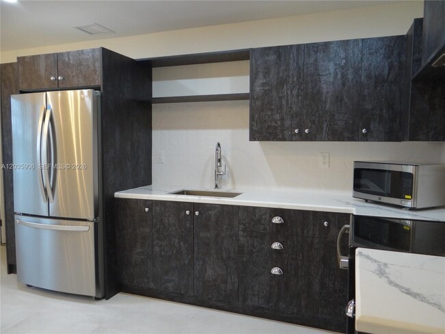 Building Photo - 5980 SW 40th Ave