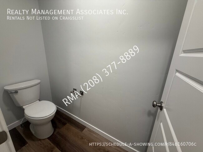 Building Photo - 3781 W La Brea Dr