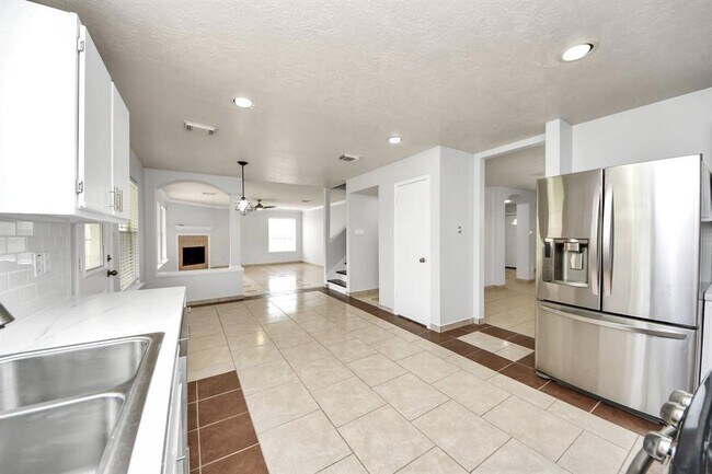 Building Photo - 4310 Lucas Trace Ct