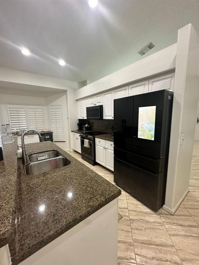 Building Photo - 4938 SW 33rd Way