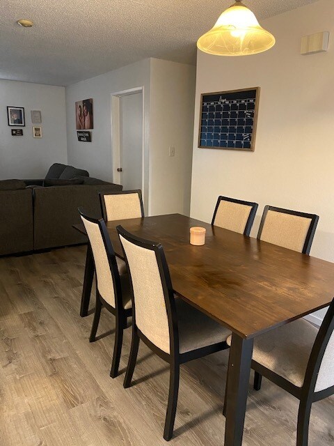 Building Photo - 1940 Yale St