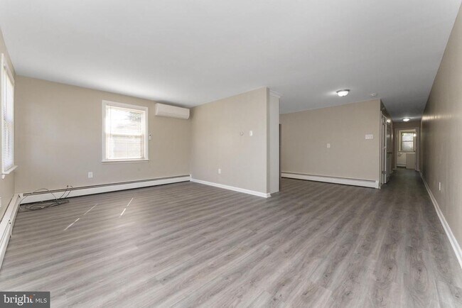 Building Photo - 243 Roesch Ave
