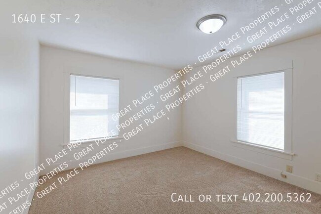 Building Photo - 1640 E ST-2