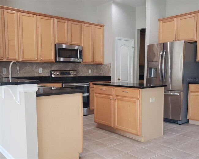 Building Photo - 25638 Ferdinand Ct