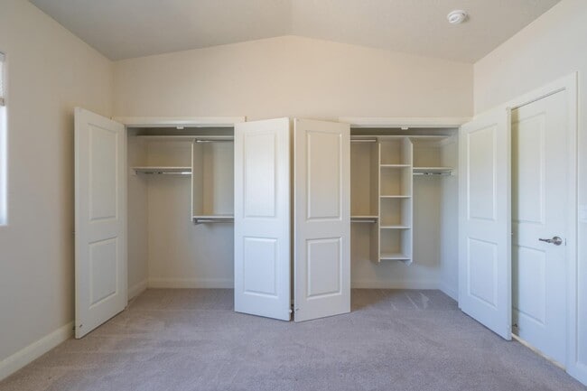 Building Photo - 548 N 550 W
