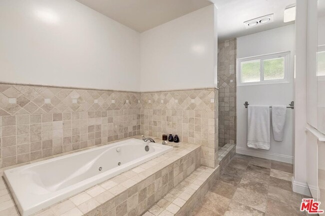 Building Photo - 3063 Deep Canyon Dr