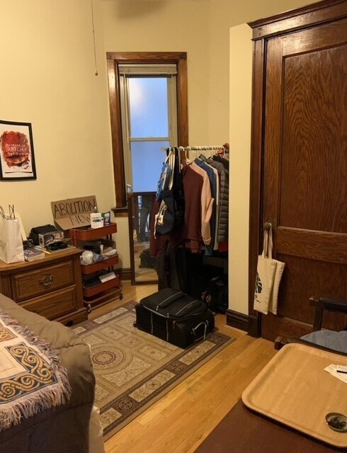 Building Photo - 638 W Grace St