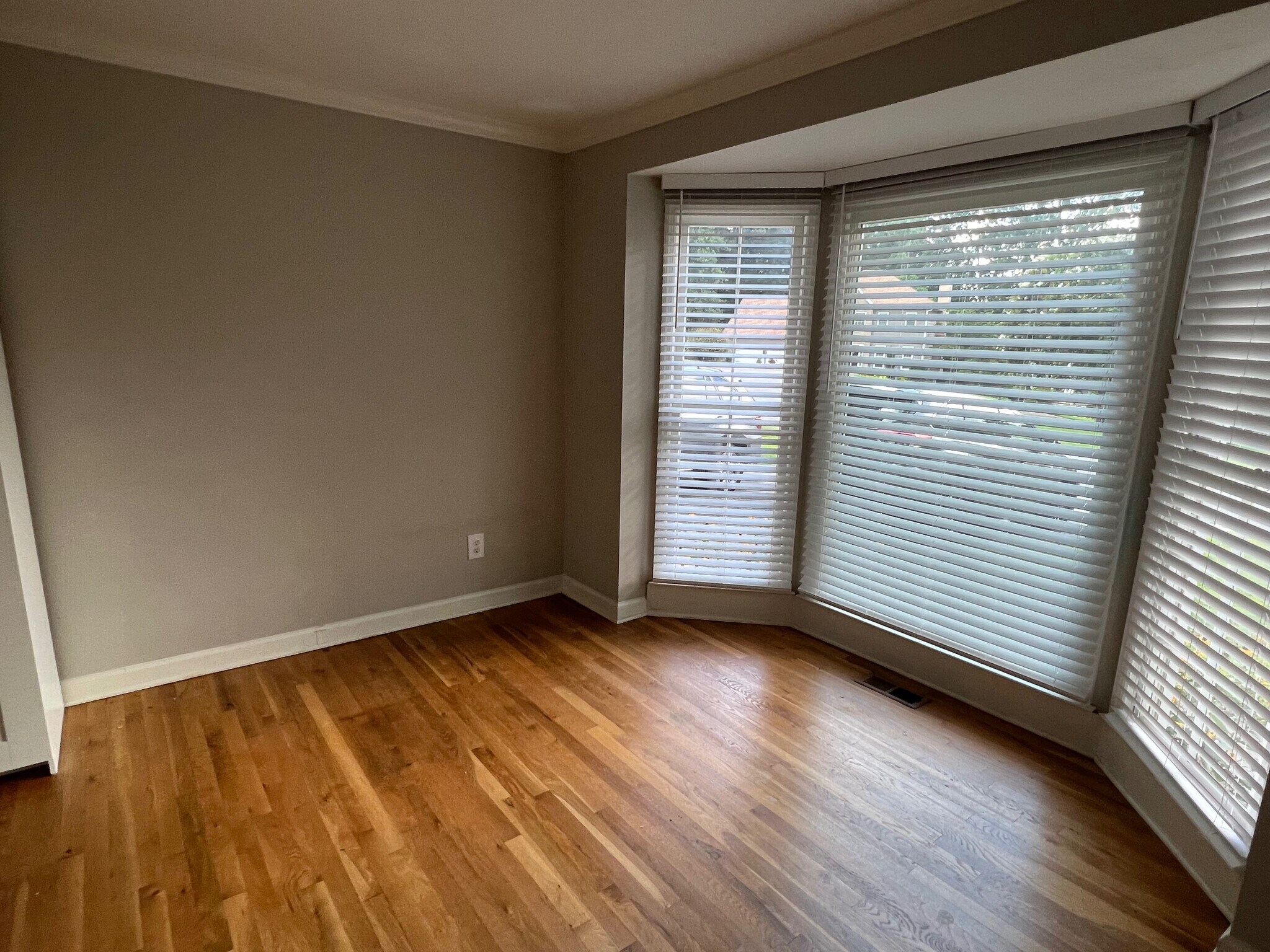 Building Photo - Room in House on Wilkie Way NW
