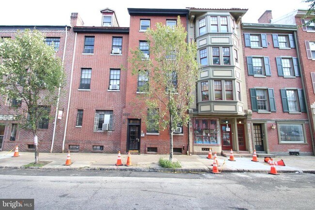 Building Photo - 1616 Pine St