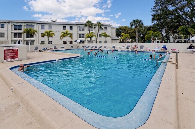 Building Photo - 2700 Bayshore Blvd