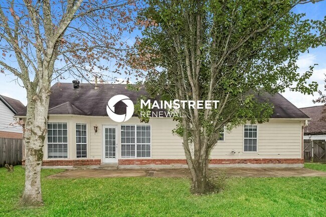 Building Photo - 3 Bedroom Pet-Friendly Home in Memphis, TN with Main Street Renewal