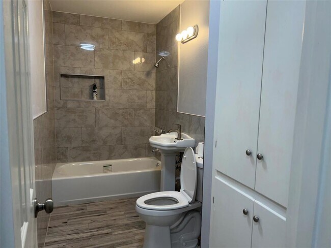 Building Photo - 5807 W 43rd St