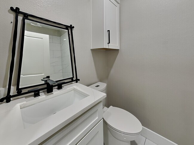 Building Photo - 111 Foster Ln