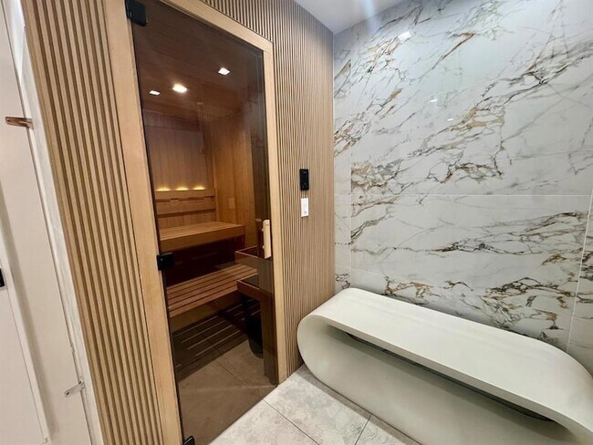 Building Photo - 1256 S Military Trail