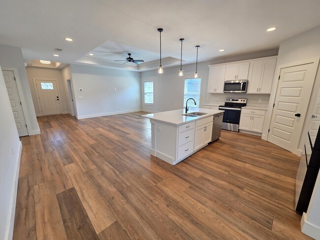 Building Photo - 1821 Lubbock Rd