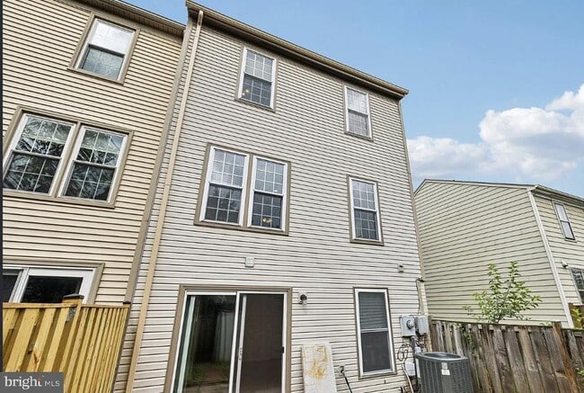 Building Photo - 14215 Heritage Crossing Ln