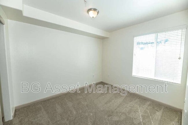 Building Photo - 1459 MacArthur Blvd