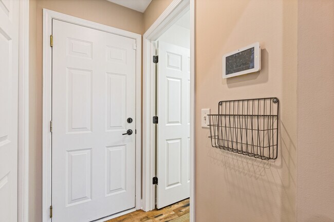 Building Photo - 1432 Katie Ln