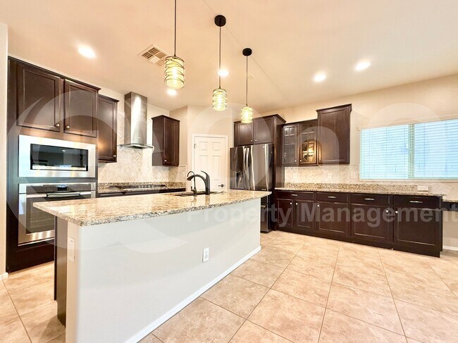 Building Photo - 10831 W Bronco Trail