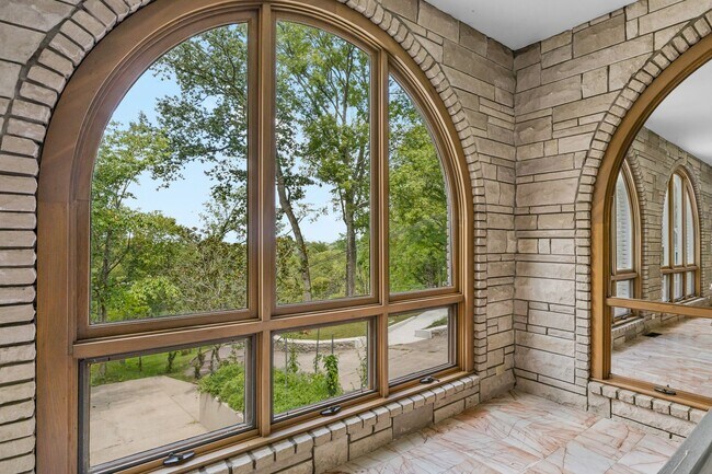 Building Photo - 5729 Stoneway Trail