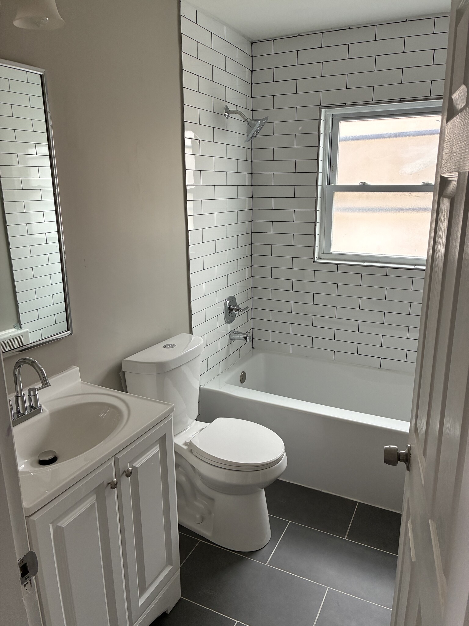 Building Photo - 4864 Madison Rd