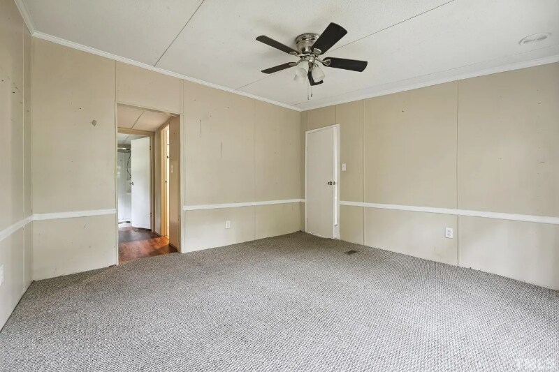 Building Photo - 201 Riverview Dr