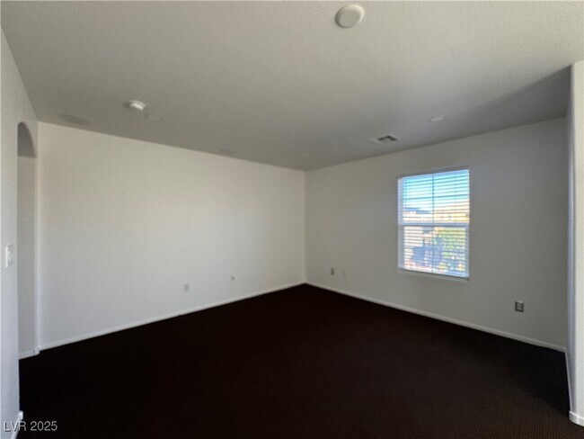 Building Photo - 9501 Ironsend St