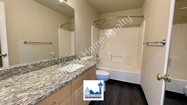 Building Photo - Step Inside this beautiful Home in Tacoma!