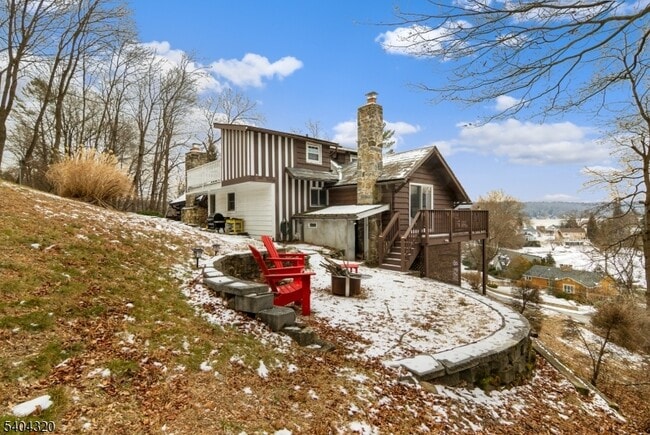 Building Photo - 77 W Shore Trail