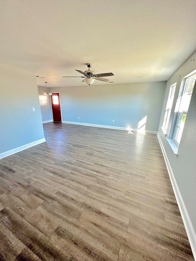 Building Photo - 4915 McKnight Dr