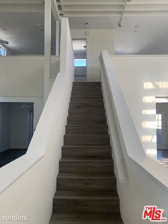 Building Photo - 4 br, 2 bath House - 915 Broadway St Apt 3