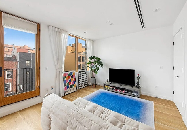 Building Photo - 42 Rochester Ave