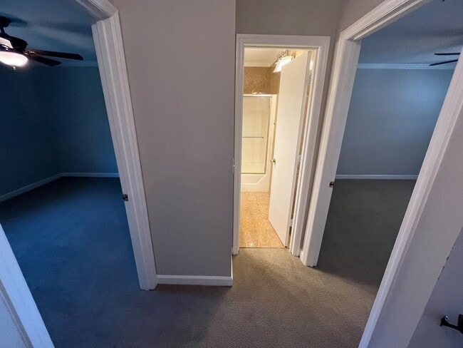 Building Photo - Charming Brick Townhome in Clemmons/Winston Salem w/ Community Pool!