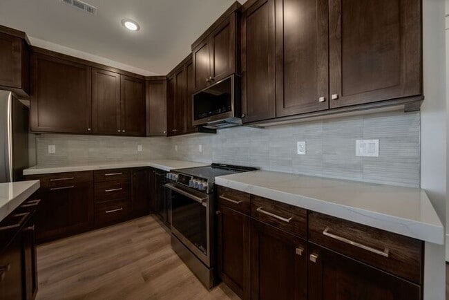 Building Photo - SPECTACULAR VIEWS, MIL APT, BRAND NEW MOUN...