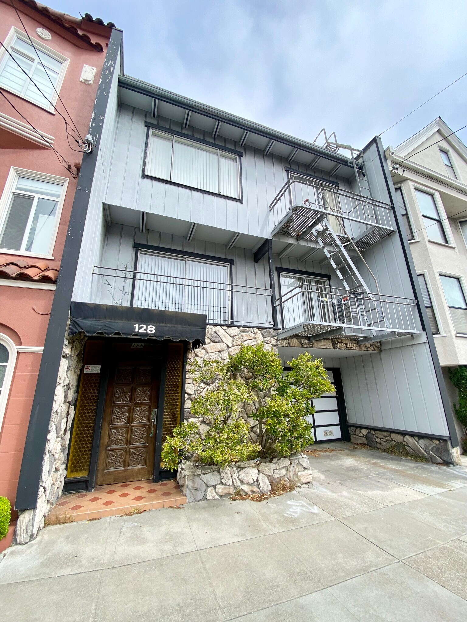 Building Photo - 128 Parker Ave