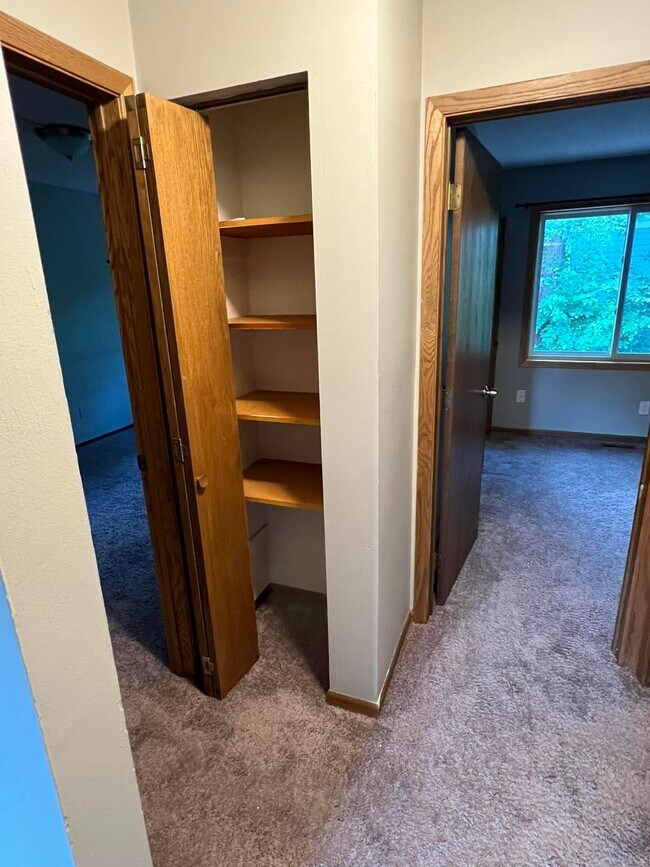 Building Photo - 1409 Farrington St